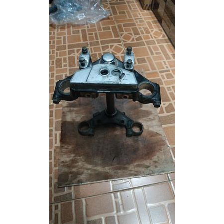 segitiga T atas bawah tiger revo