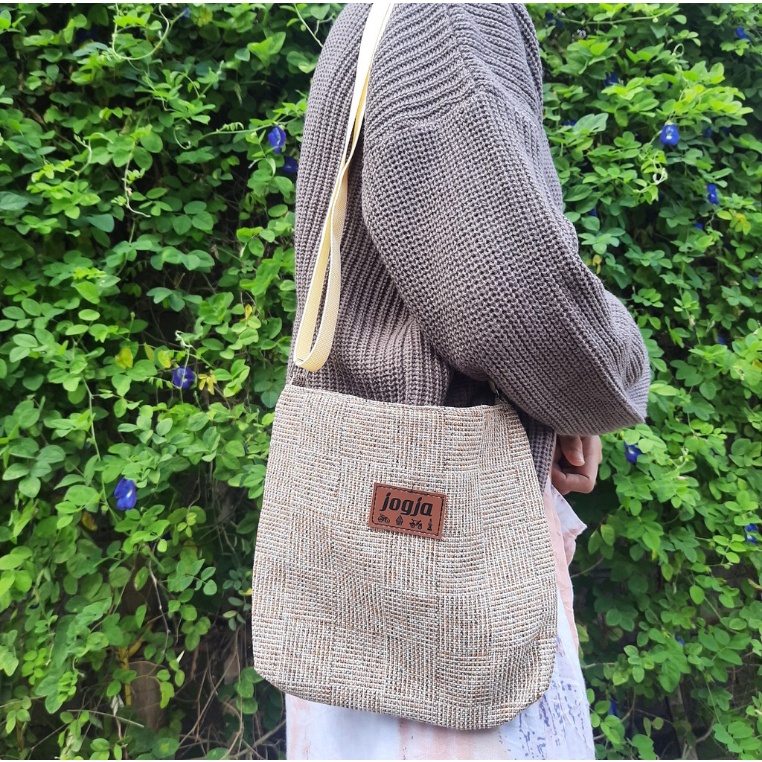 Tas Selempang Wanita Terbaru 2022 Bahan Goni/Tas Selempang Goni Wanita/Slingbag Wanita Goni Murah