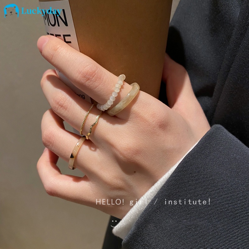 YEEZII 6pcs / Set Cincin Manik-Manik Resin Warna Emas Untuk Wanita