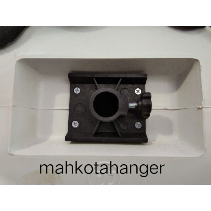 PATUNG /MANEKIN DM ANAK KAIN BUSA HITAM / CREM +KAKI KAYU