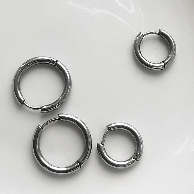 Baru atau netral mengenai saham desain minimalis polos stainless steel telinga ring titanium baja li