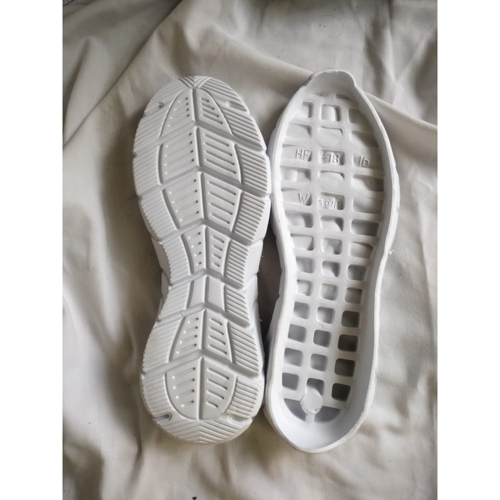 sol adidas boost putih