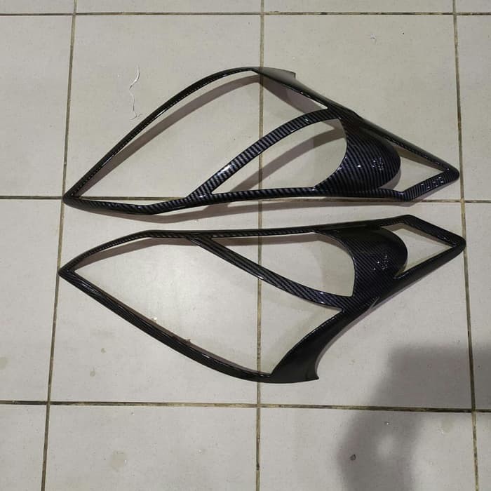 Garnish lampu depan belakang all new Avanza carbon