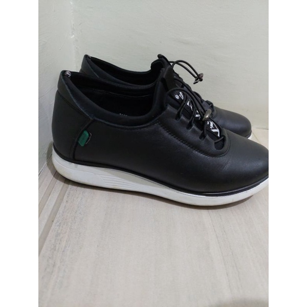 {PRELOVED} Kickers Original Store KCL3168B Sepatu Sneakers Wanita Size 38