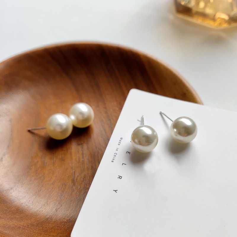 Anting Tusuk Mutiara Simple Untuk Wanita