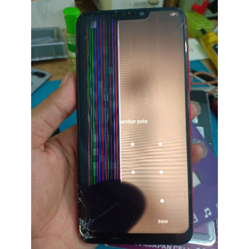 Vivo y81 2/16 minus lcd. Mesin batrai normal jaya, perawan