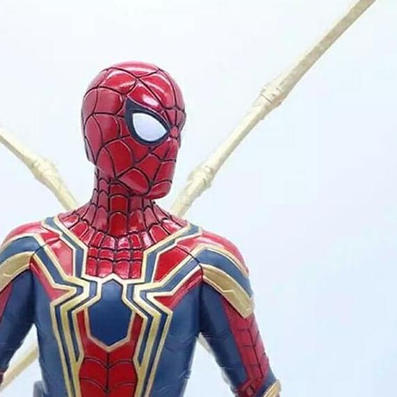Empire Toys Marvel Avengers Infinity War Spiderman IronSpider Statue