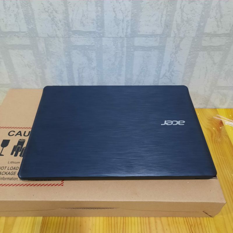 Laptop Acer Aspire Z3-451 Amd A8-7410 Ram 8GB/HDD 500GB Amd Radeon R5 Graphic Windows 10 mulus ok