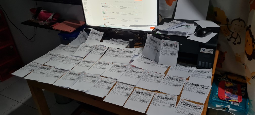 Gantungan Baju Lipat Ajaib 8 In 1/ Magic Folding Hanger / Foldable Cloth