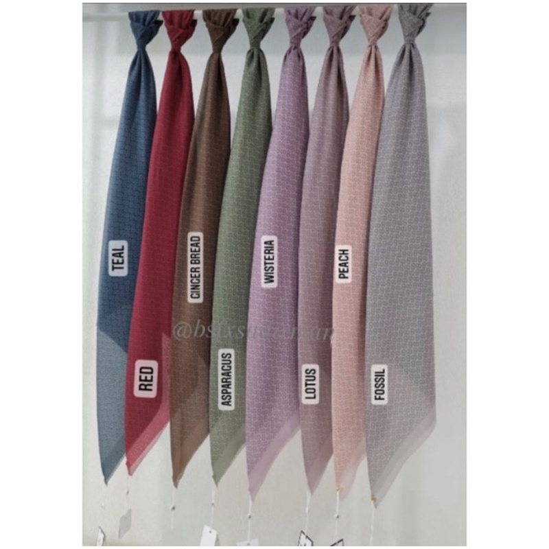 Buttonscarves tapis square