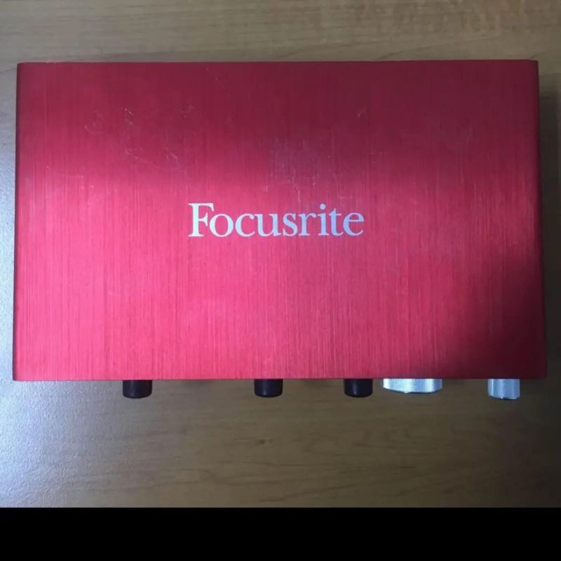 FOCUSRITE SCARLET 2i4 2ND. GEN. SECOND PERFORMA PERFECT.