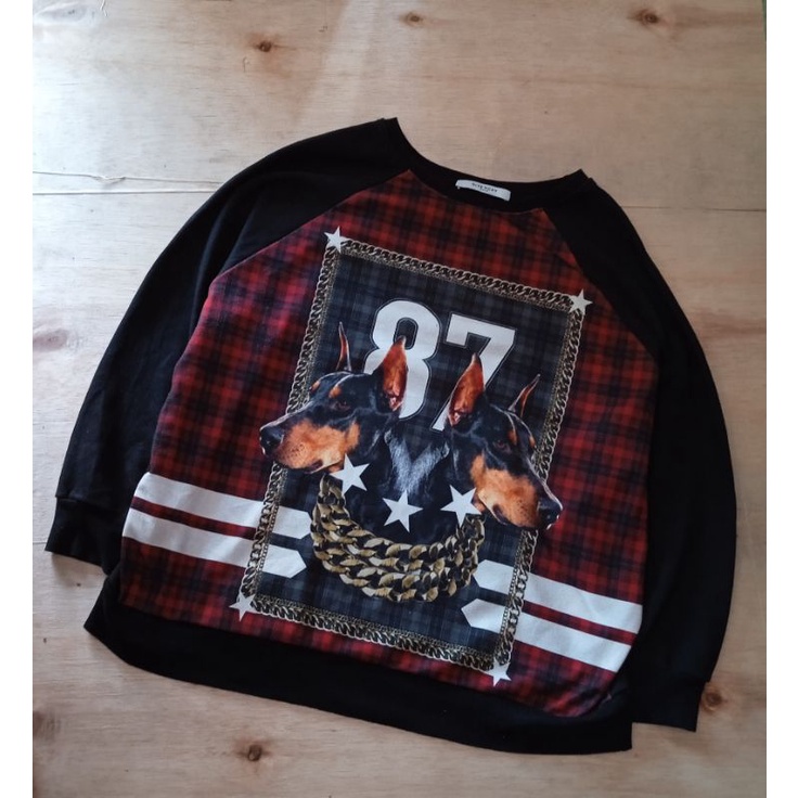GIVENCHY DOBERMAN dan Givenchy jesus tee crewneck SECOND/BEKAS
