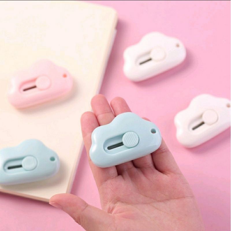 

Cutter mini alat tulis kantor | cutter mini awan | cutter mini lucu | cutter mini cute | cutter mini aesthetic | cutter mini murah | cutter mini pisau kecil mini silet bentuk awan travel size | pisau pemotong kertas mini portable | kater mini | alat tulis