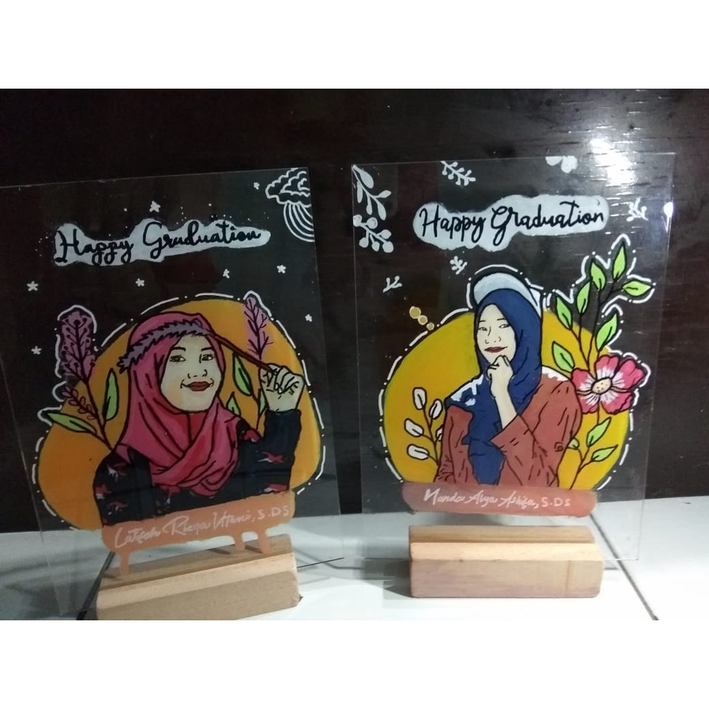 AKRILIK ILUSTRASI CUSTOM LUKIS | Karikatur wajah | acrylic custom | Kado wisuda, Pernikahan, Ulang T