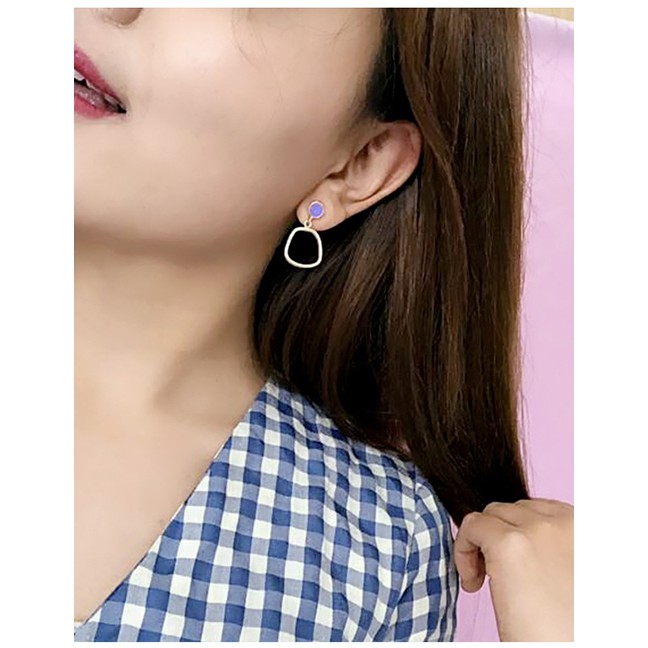 LRC Anting Tusuk Fashion White Geometric Square Contrast Earrings F5446X