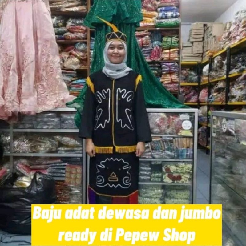 Baju adat Dayak-Kalimantan dewasa