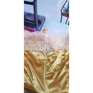 gaun panjang penyanyi