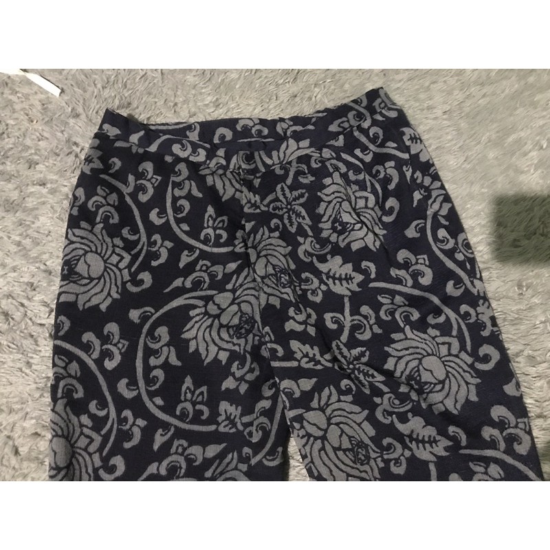 Kulot motif bunga abstrak