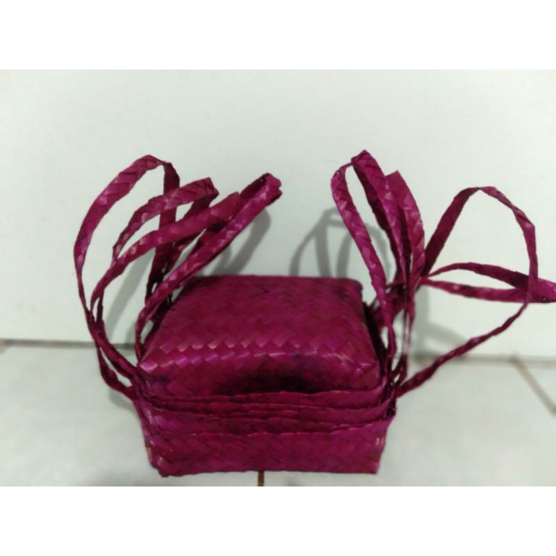 Besek jinjing,Tas besek,Kerajinan Bambu,Anyaman Bambu,Besek berwarna,Uk25*25 Cm