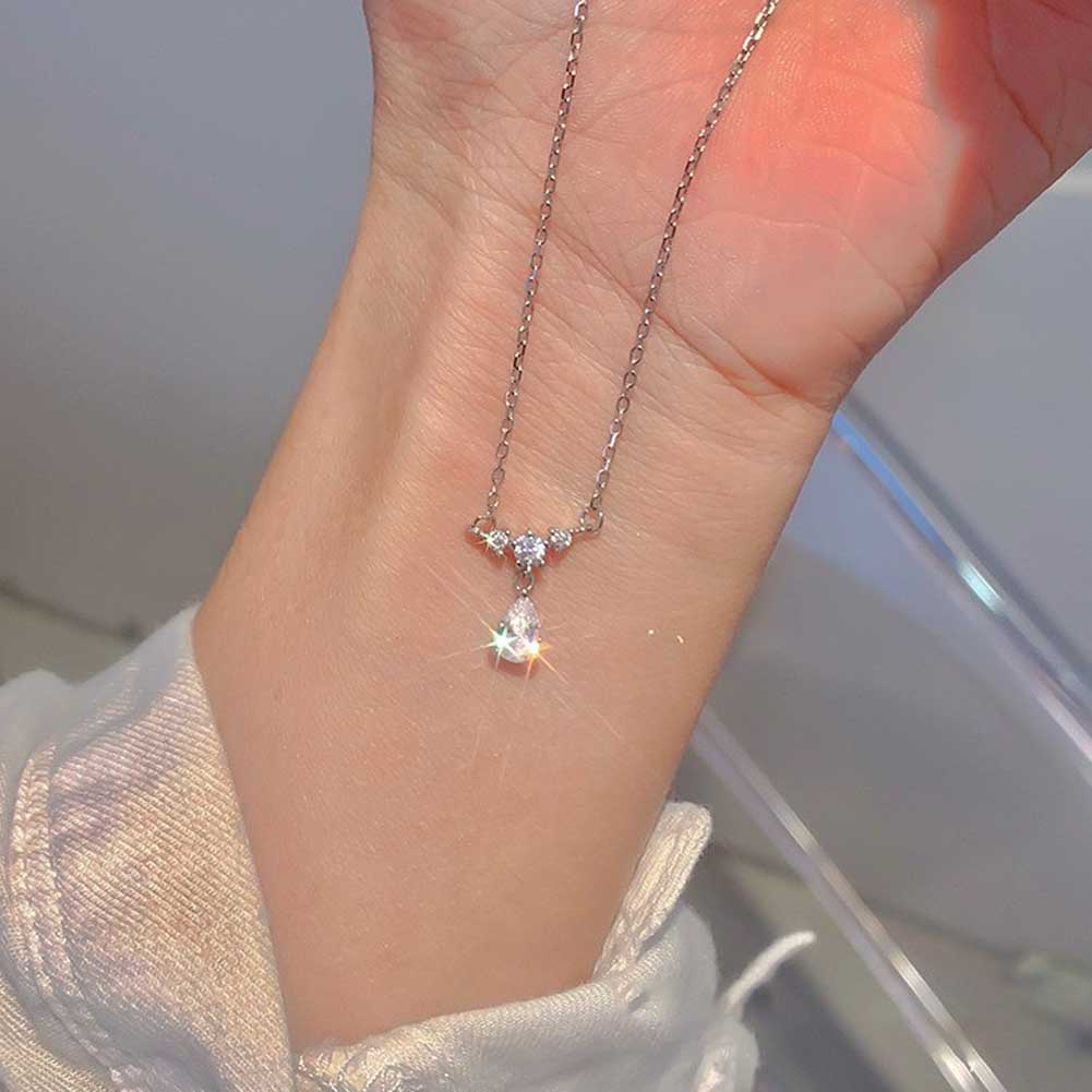 Kalung Liontin Kristal Zircon Warna Silver Gaya Boho Untuk Wanita