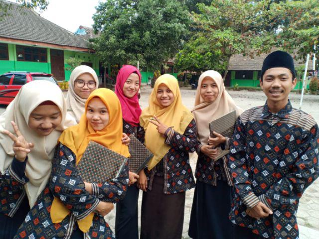 Maura Couple - Sania Ruffle Batik Couple Ori Ndoro Jowi Dnt Garansi Termurah Shopee - Shopashop