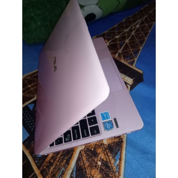 notebook pink ASUS Second Seperti baru