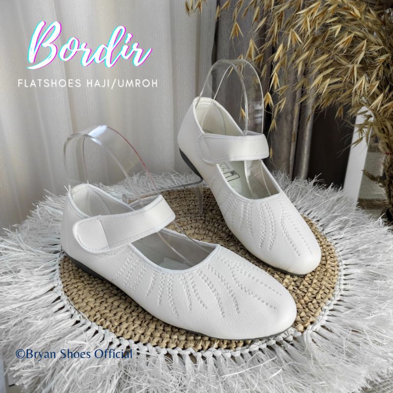 Bryan Sepatu Haji Umrah Flatshoes Putih Bordir Polos Exclusive Ori by Ardha 38-42 PNS Farmasi Kantor