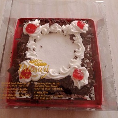 

RB22 Kue Ultah black forest Vitasari bakery - black forest pagar - birthday cake
