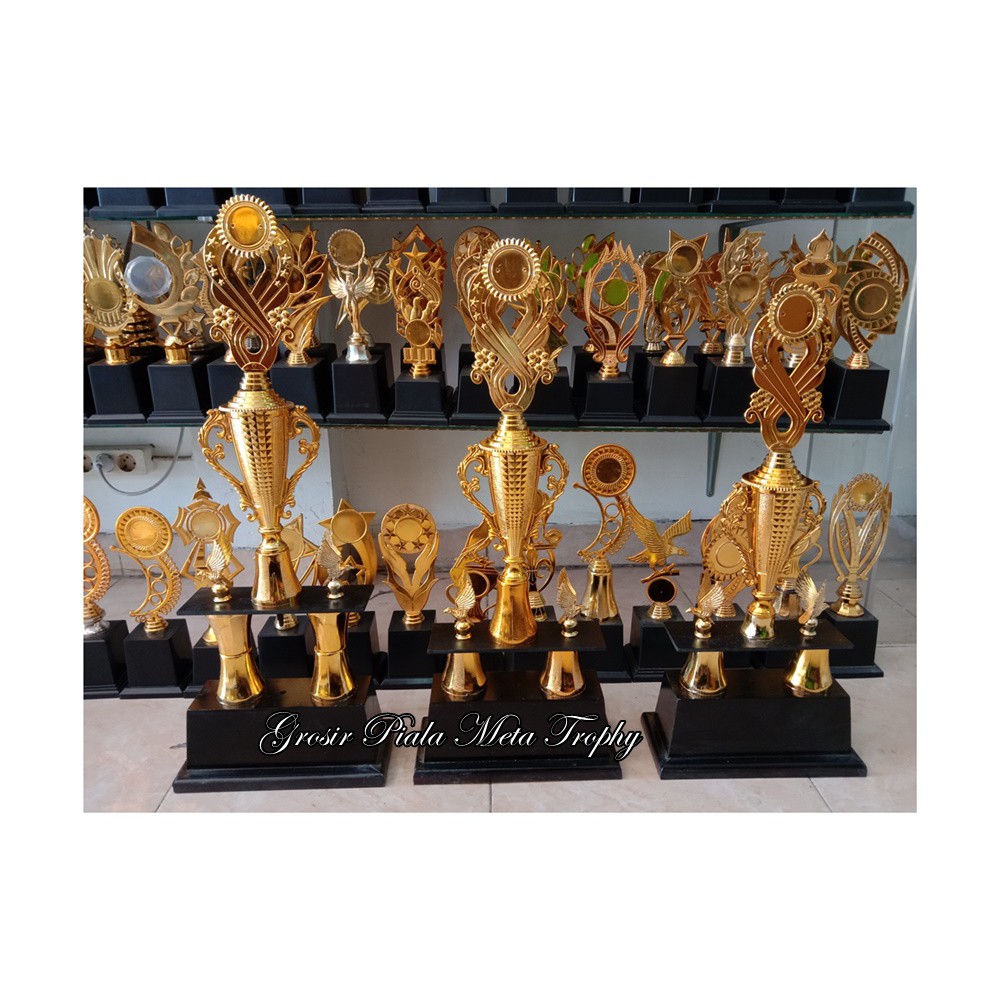 

PIALA KAKI DUA SATU PART COCOK UNTUK SEMUA KATEGORI LOMBA