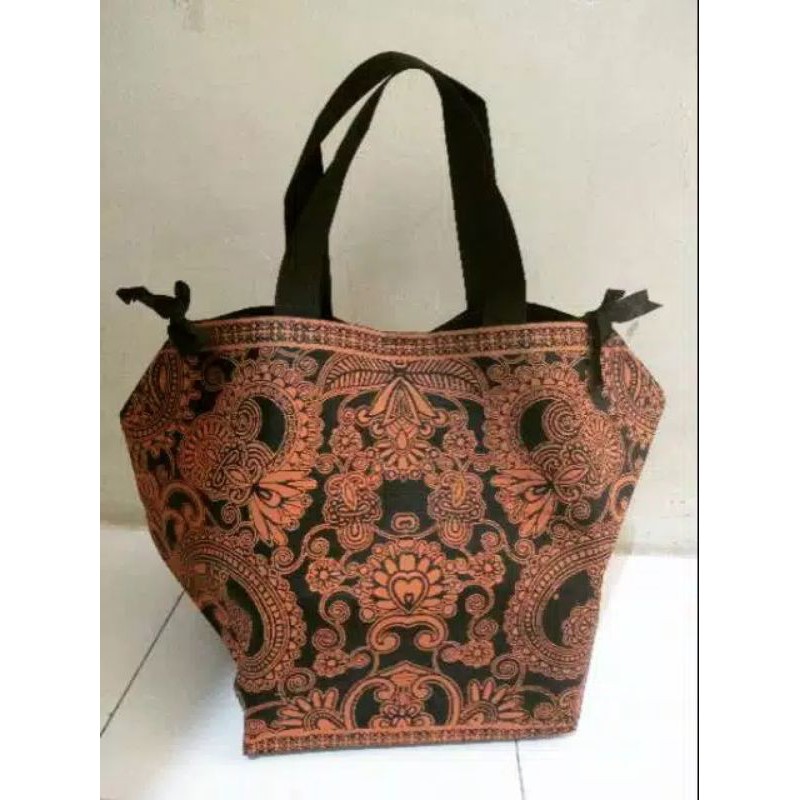 

tas hajatan batik bahan spunbond plus pita batik pinggir mewah 22 (0201)