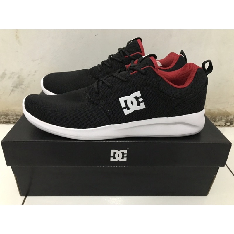 dc shoes red