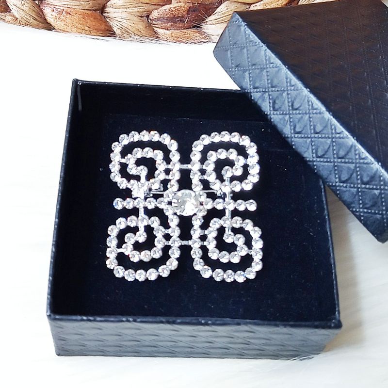 Bros B/bross signature branded /brooch button/Bros hijab buttonscarves Athar shop scarves murah-Restu fullmata silvR