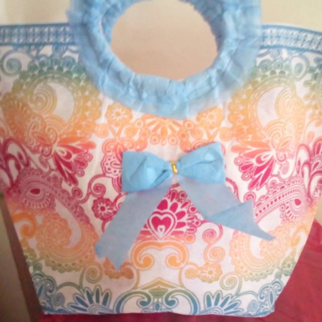 

Tas hantaran untuk box uk 22