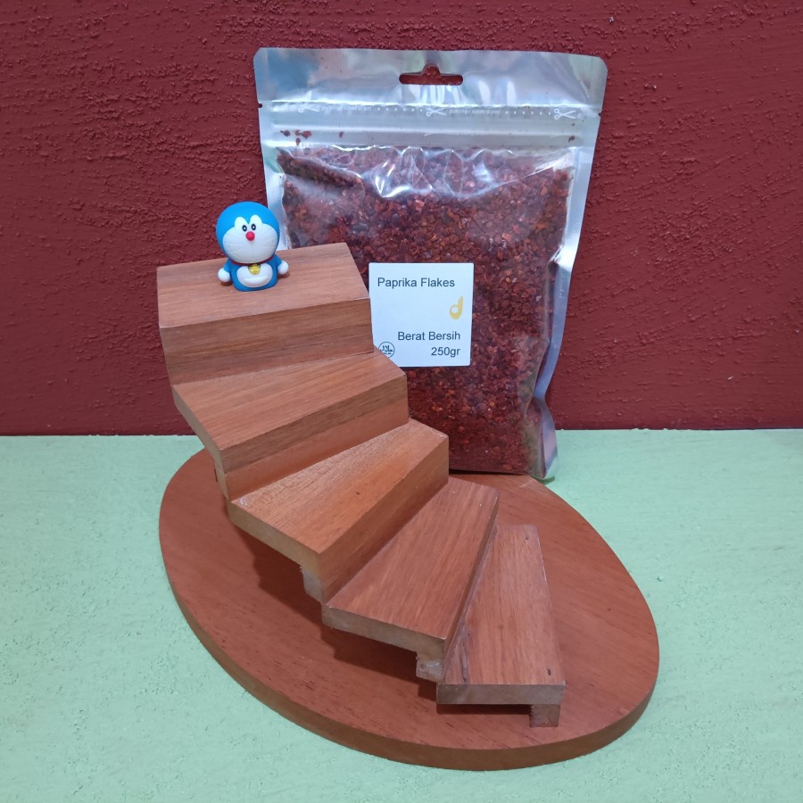 

Paprika Kering Cacah 250 gram / Red Bell Pepper Dried Flakes 1/4 kg Cacah Sangat Kasar / Rempah / Bumbu Masak / Spices
