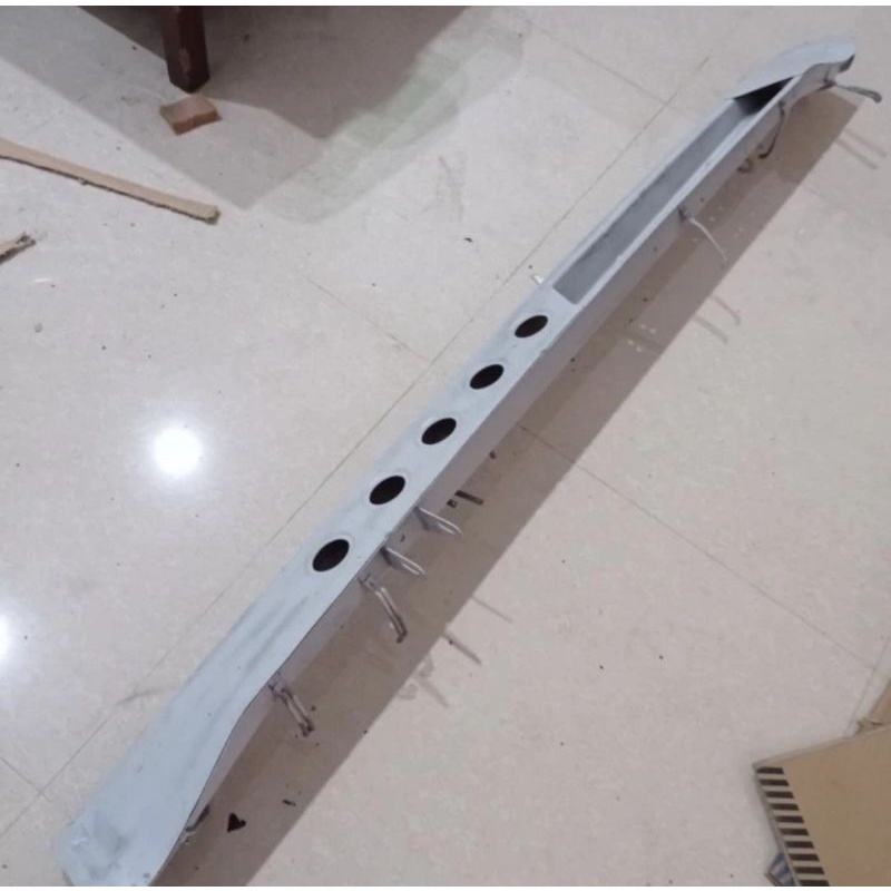 Tulang kedok ORI Mitsubishi L300 Penahan panel depan