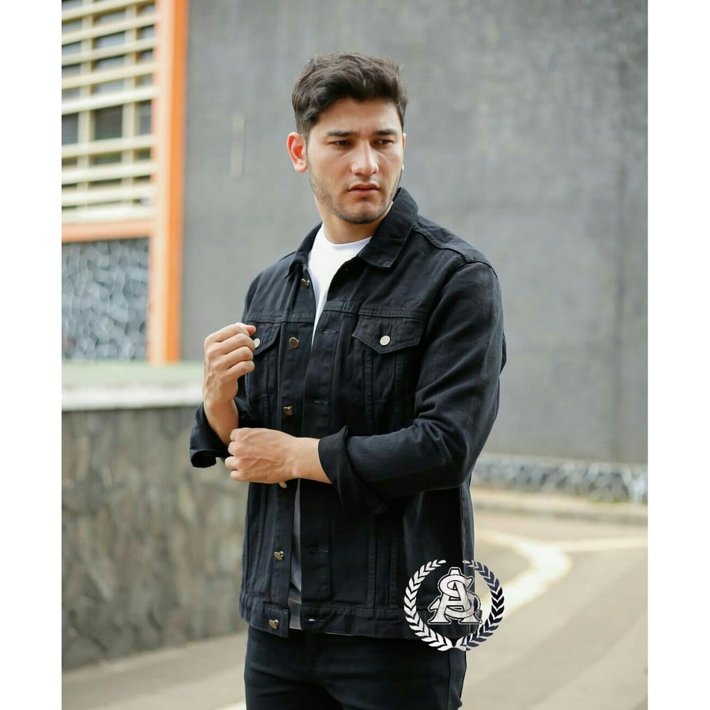 Jaket Jeans Warna Hitam Kerah Saku Dalam Lengan Panjang Bahan Denim