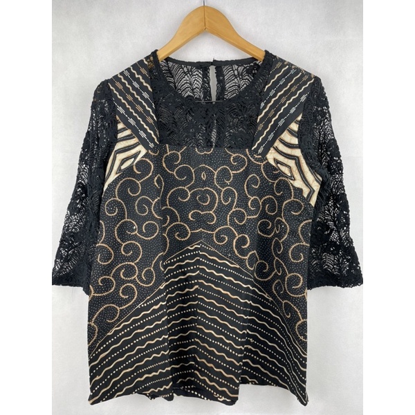 BATIK KULTUR LACE TOP
