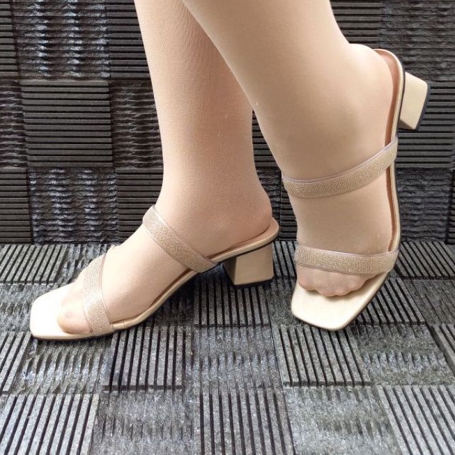 Shabrina Mutia Gold Sepatu Big Size Jumbo 41-45