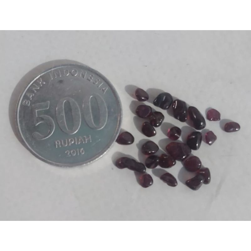 batu permata temuan kuno merah asli