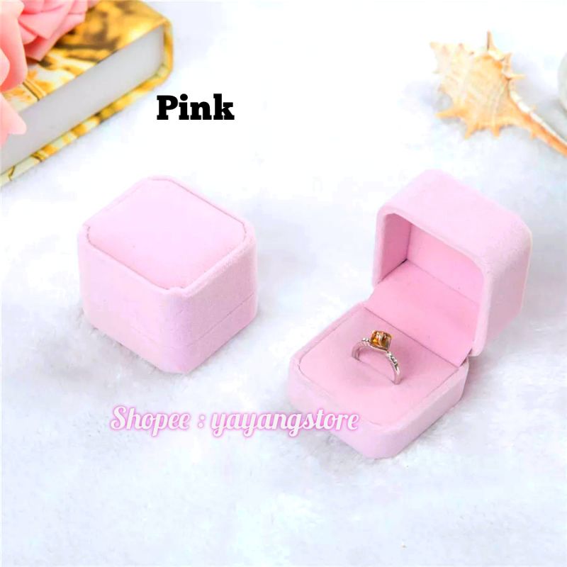 Kotak Cincin - Box Cincin - Tempat Cincin - Ring box Beludru Lamaran Tunangan Import