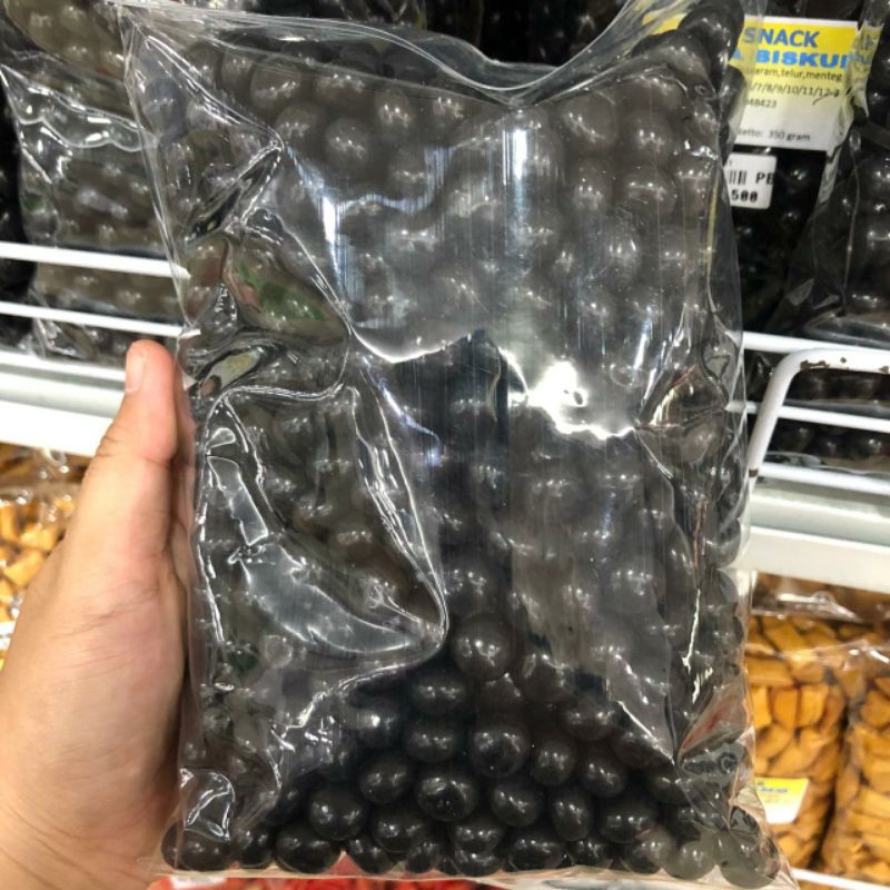 

bola biskuit coklat