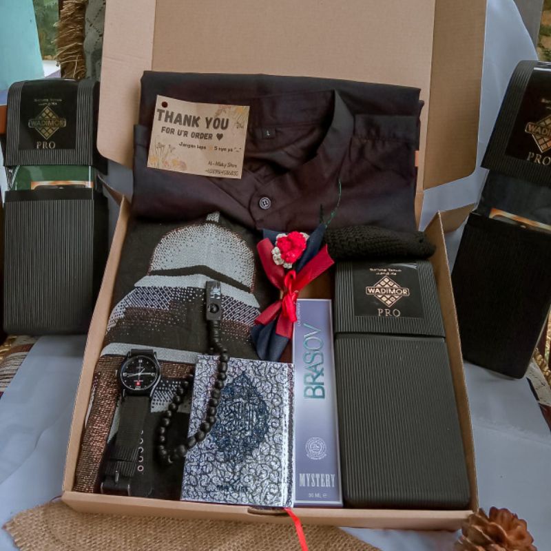

PAKET PERLENGKAPAN IBADAH LEBARAN/ KADO PRIA KOMPLIT/GIFT BOX