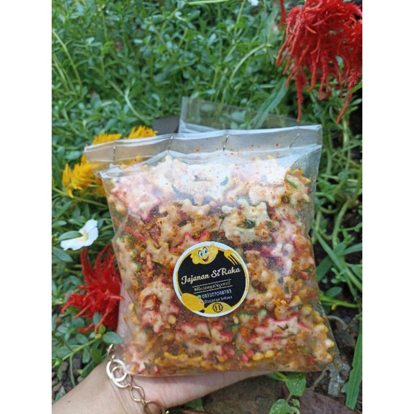 

KERUPUK BINTANG/ KERUPUK PEDAS /KERUPUK EXTRA DAUN JERUK