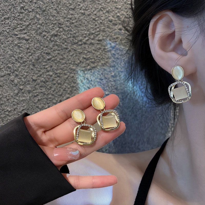 Anting Tusuk Silver Desain Retro Hias Opal + Berlian Untuk Wanita