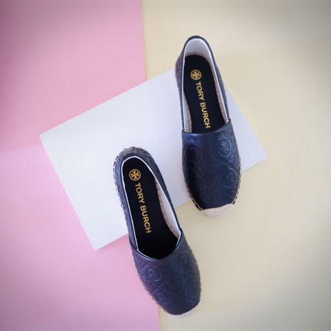 SEPATU WANITA TB T MONOGRAM EMBOSSED LEATHER ESPADRILLE FLAT SHOES