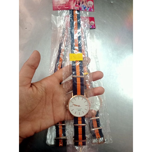 JAM TANGAN FASHION WANITA DW KAIN ANALOG