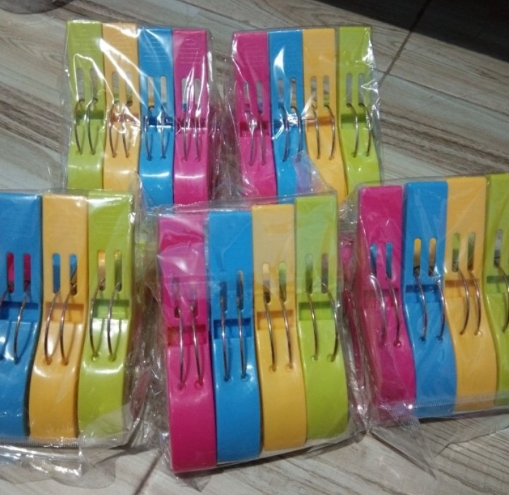 Jepitan Jumbo Besar Plastik Penjepit Selimut Pakaian Baju Handuk Kuat