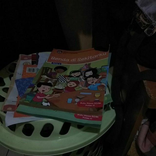 Buku Tematik SD Kelas 3 Tema 2 - Revisi 2018 - Menyayangi ...