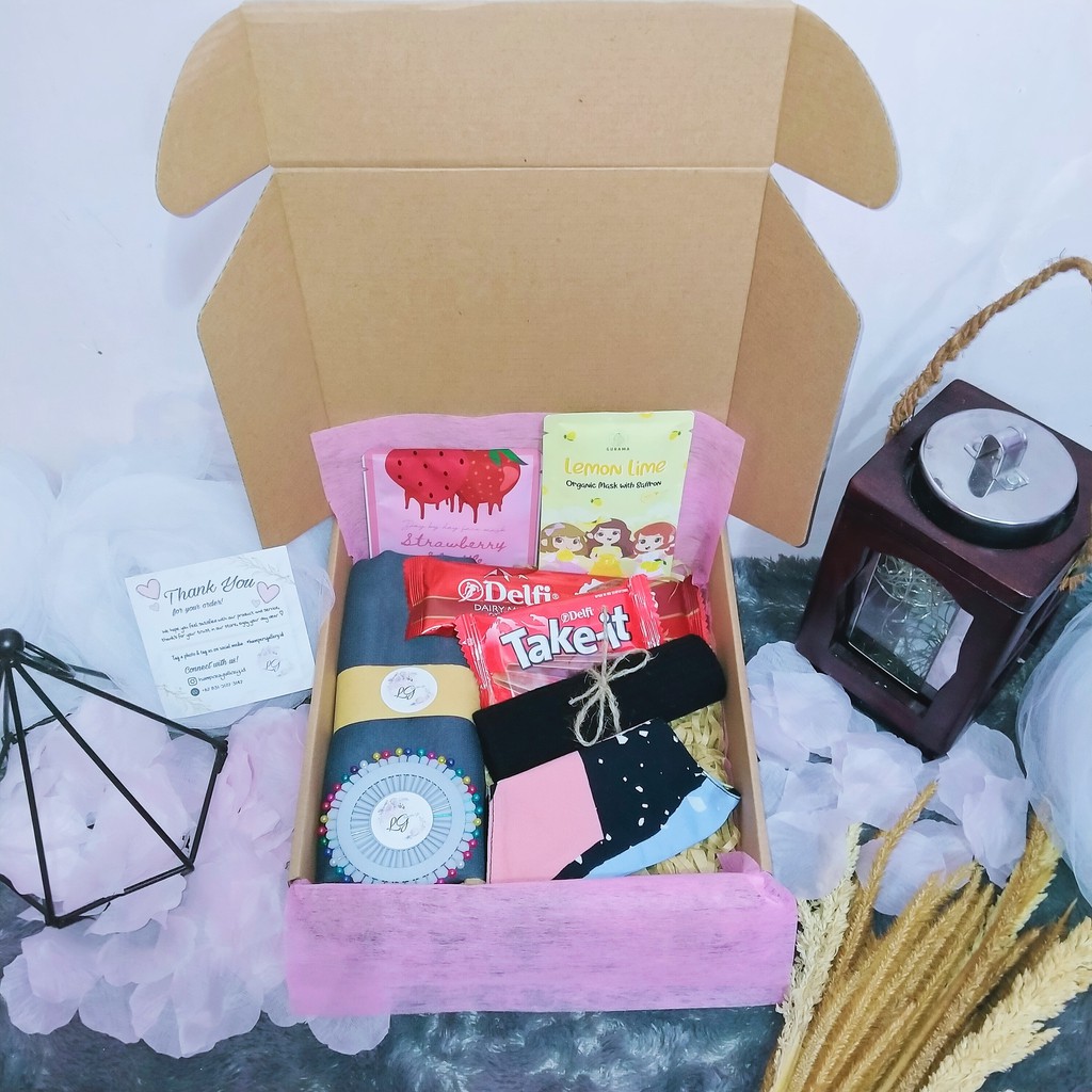

HAMPERS BOX / PAKET DAILY GIRLS / AESTHETIC BOX / KADO ULANG TAHUN / KADO WISUDA / HAMPERS MURAH