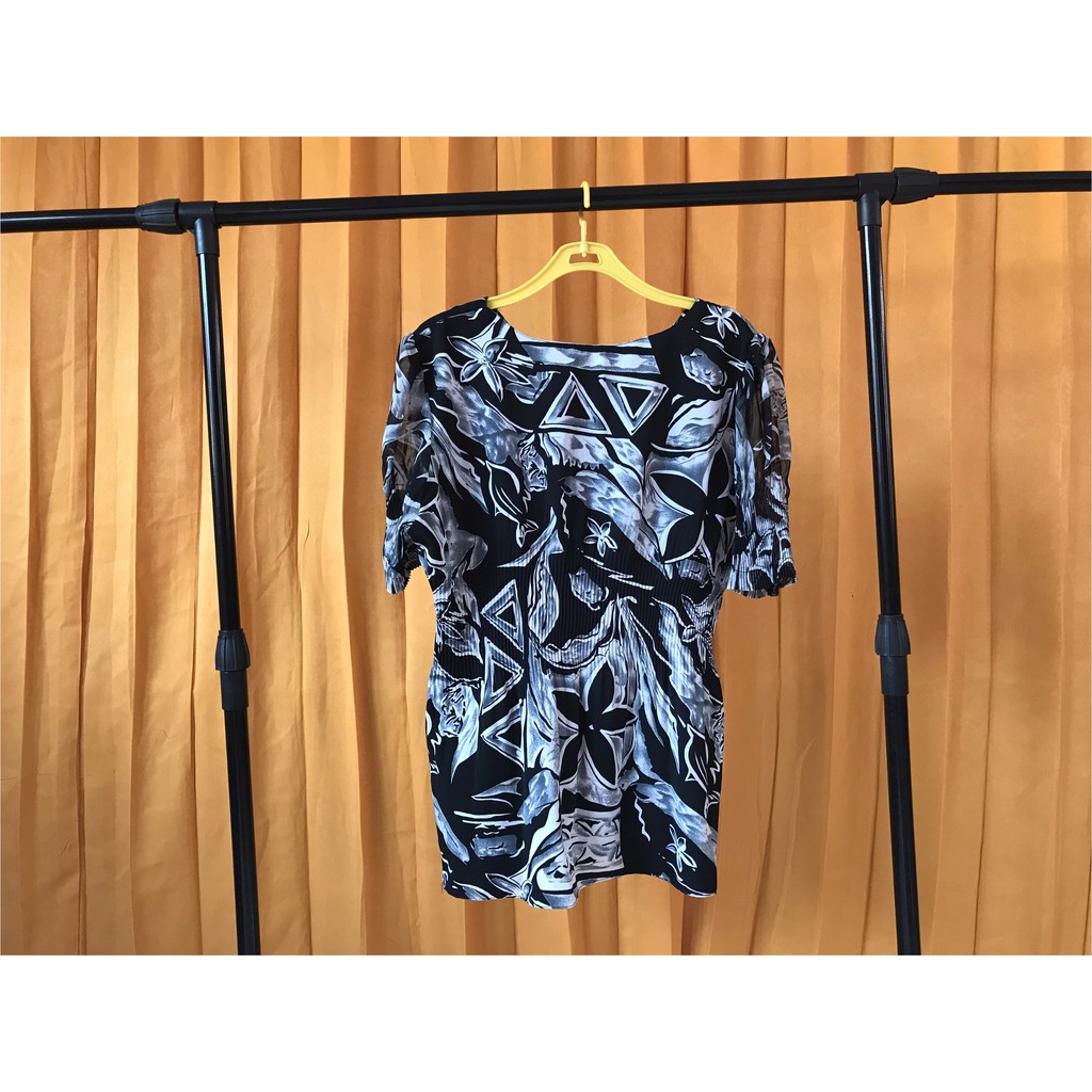 Baju dan Atasan Motif Bunga Lengan Pendek Sifon